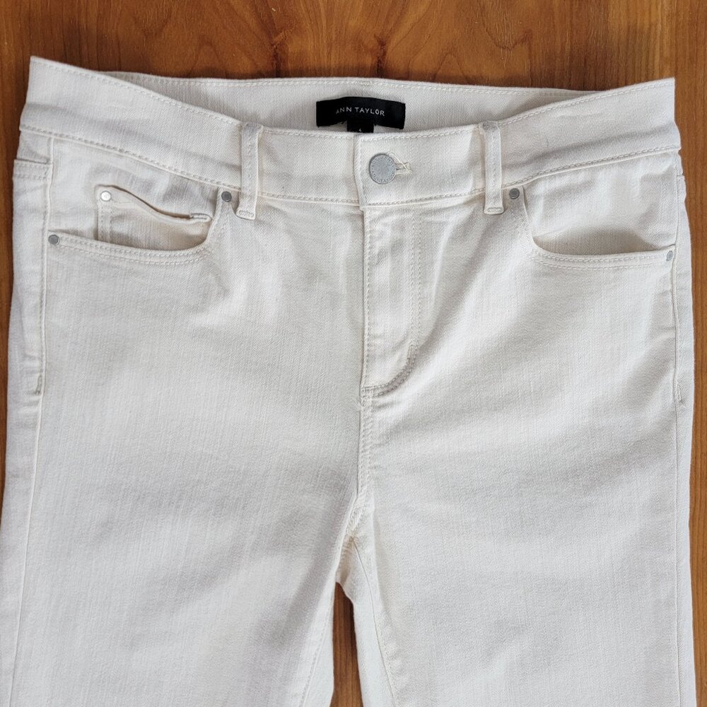 Ann Taylor Ivory Raw Hem Stretch Denim Mid-Rise Skinny Jeans - 4 - Picture 5 of 8